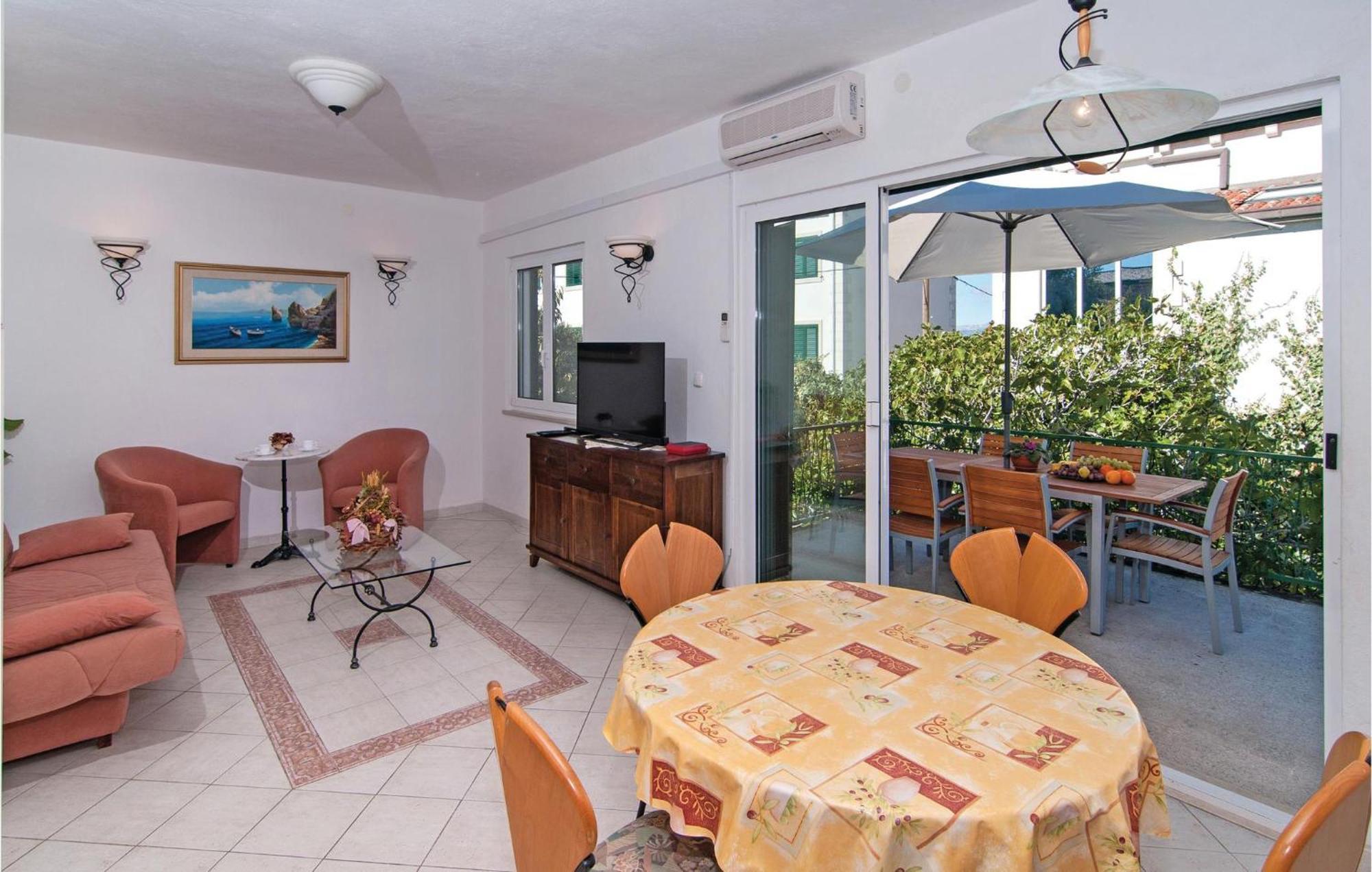 3 Bedroom Cozy Home In Supetar Buitenkant foto