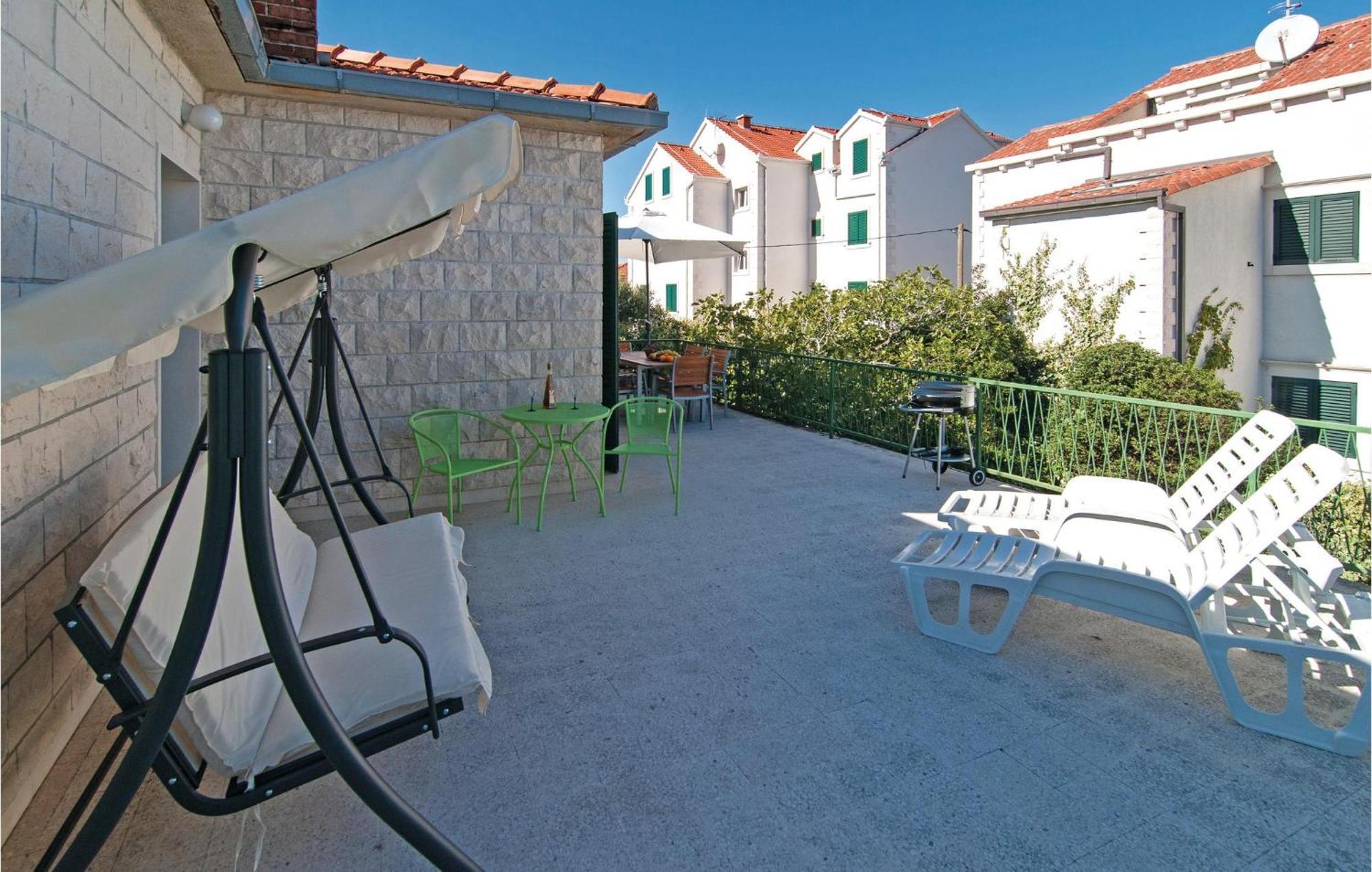 3 Bedroom Cozy Home In Supetar Buitenkant foto