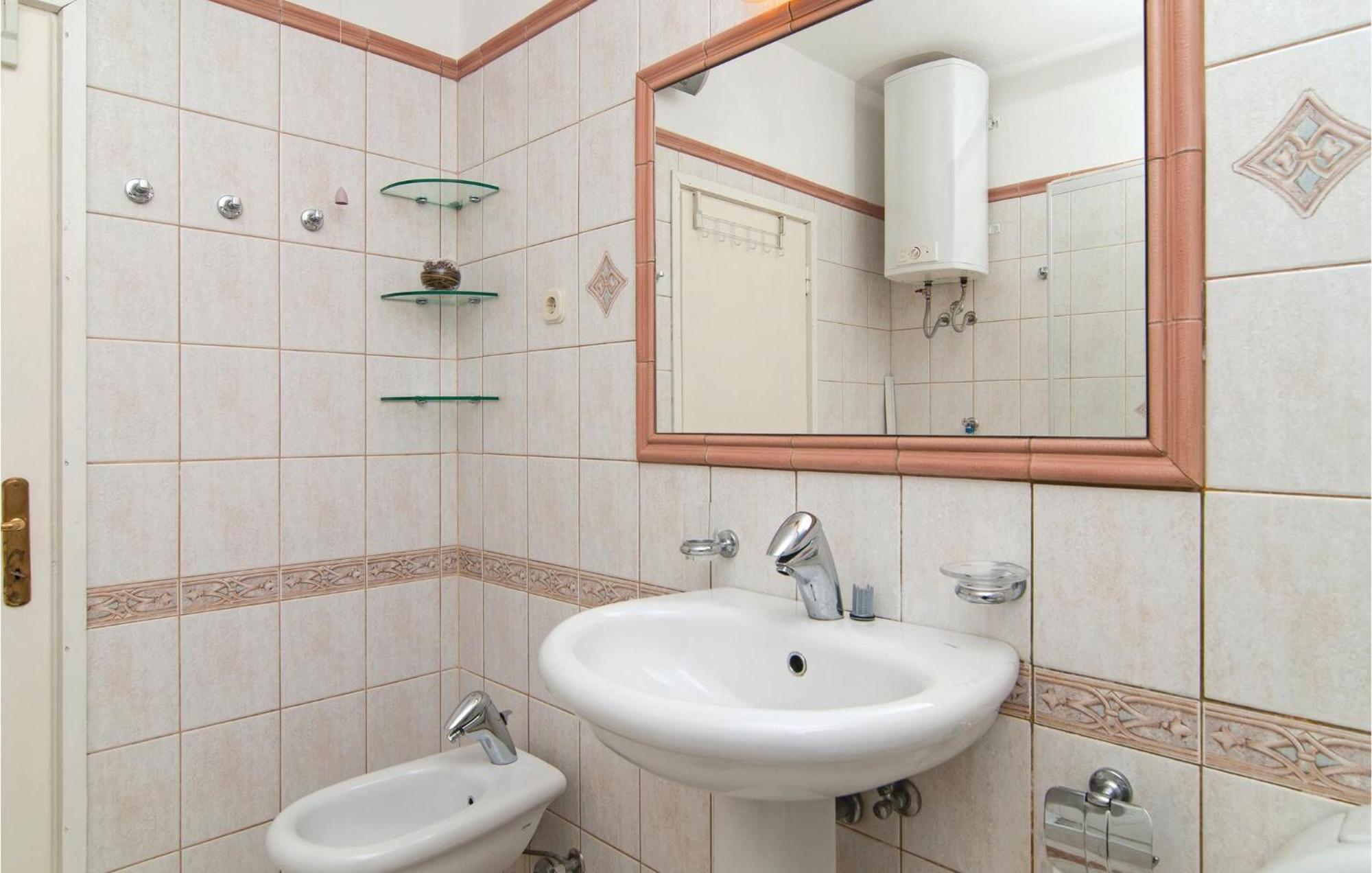 3 Bedroom Cozy Home In Supetar Buitenkant foto